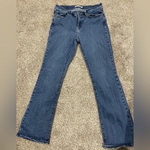 Levi’s Size 6 Classic Bootcut 28 Inch Inseam